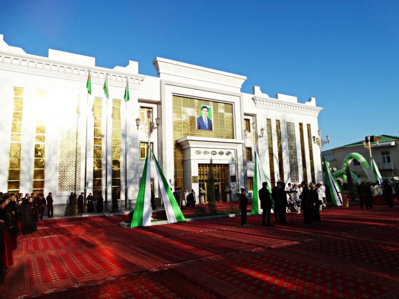 Aşkabat Cumhurbaşkanlığı Binası, Türkmanistan 