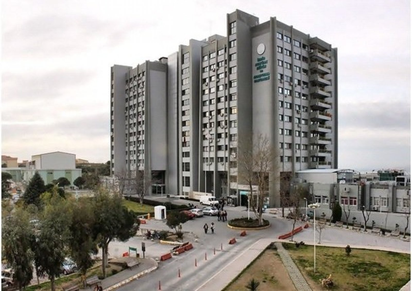 İzmir Atatürk Eğitim ve Araştırma Devlet Hastanesi